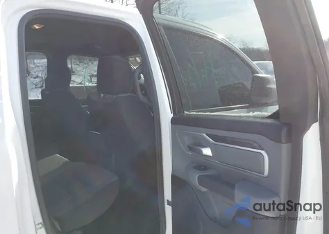 2022 Ram 1500 Big Horn 4X4 6'4 Box z USA, uszkodzony, nr VIN 1C6SRFBT2NN278960